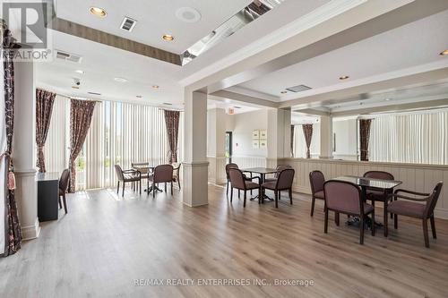 202 - 880 Dundas Street W, Mississauga, ON - Indoor Photo Showing Dining Room