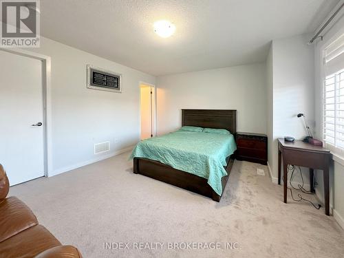 268 Crafter Crescent, Hamilton, ON - Indoor Photo Showing Bedroom