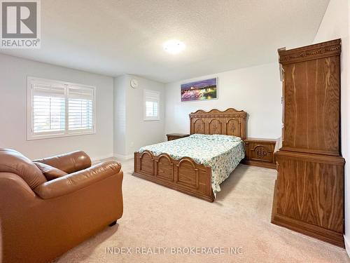 268 Crafter Crescent, Hamilton, ON - Indoor Photo Showing Bedroom