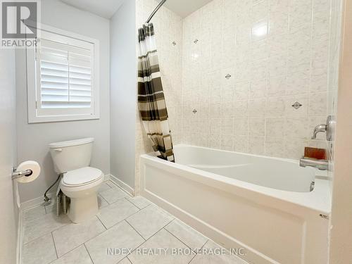 268 Crafter Crescent, Hamilton, ON - Indoor Photo Showing Bathroom