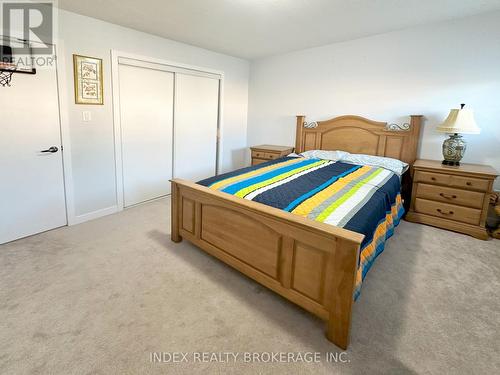 268 Crafter Crescent, Hamilton, ON - Indoor Photo Showing Bedroom