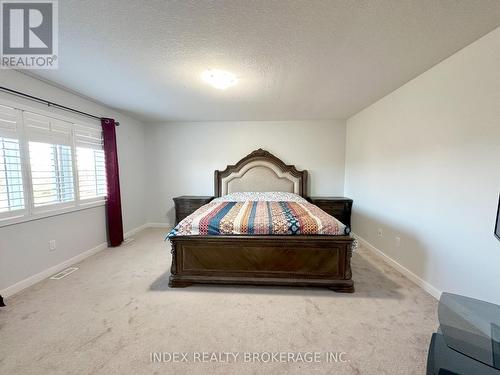 268 Crafter Crescent, Hamilton, ON - Indoor Photo Showing Bedroom