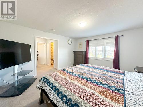 268 Crafter Crescent, Hamilton, ON - Indoor Photo Showing Bedroom