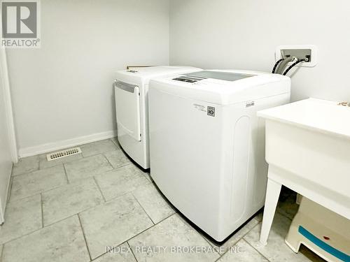 268 Crafter Crescent, Hamilton, ON - Indoor Photo Showing Laundry Room