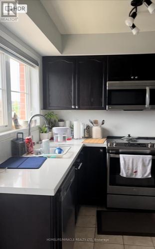 5 - 2579 Sixth Line, Oakville, ON - Indoor Photo Showing Kitchen