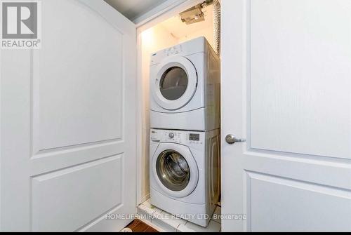 5 - 2579 Sixth Line, Oakville, ON - Indoor Photo Showing Laundry Room