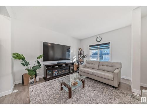 3248 Kulay Wy Sw, Edmonton, AB - Indoor Photo Showing Living Room