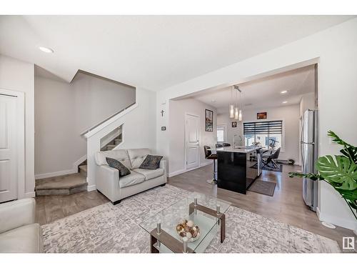 3248 Kulay Wy Sw, Edmonton, AB - Indoor Photo Showing Living Room