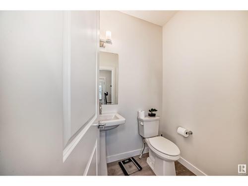 3248 Kulay Wy Sw, Edmonton, AB - Indoor Photo Showing Bathroom