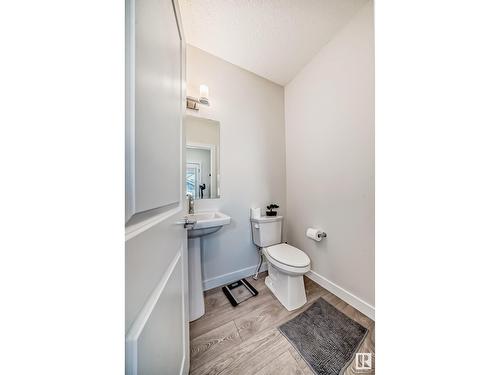 3248 Kulay Wy Sw, Edmonton, AB - Indoor Photo Showing Bathroom