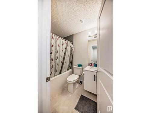 3248 Kulay Wy Sw, Edmonton, AB - Indoor Photo Showing Bathroom