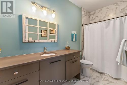 151 Spencer Avenue, Lucan Biddulph (Lucan), ON - Indoor Photo Showing Bathroom