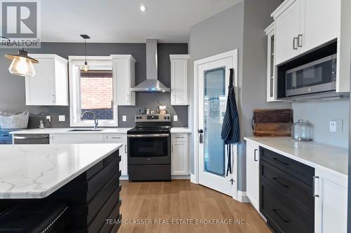 151 Spencer Avenue, Lucan Biddulph (Lucan), ON - Indoor Photo Showing Kitchen With Upgraded Kitchen