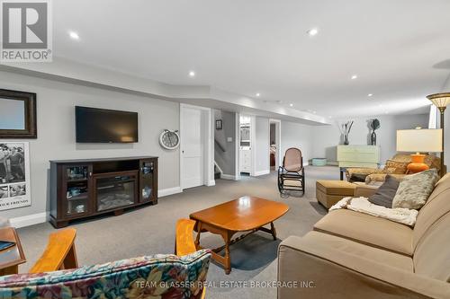 151 Spencer Avenue, Lucan Biddulph (Lucan), ON - Indoor Photo Showing Living Room