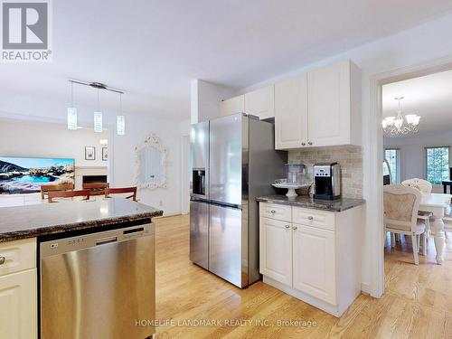 64 Bradgate Drive, Markham, ON - Indoor Photo Showing Kitchen