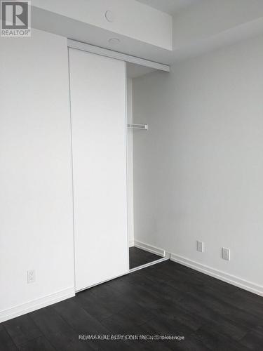 3915 - 1000 Portage Parkway, Vaughan, ON - Indoor Photo Showing Other Room