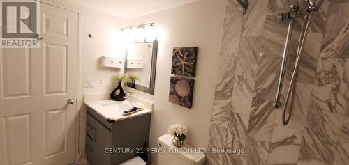 1812 - 335 Webb Drive, Mississauga, ON - Indoor Photo Showing Bathroom