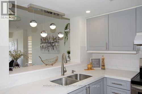 1812 - 335 Webb Drive, Mississauga, ON - Indoor Photo Showing Kitchen With Double Sink