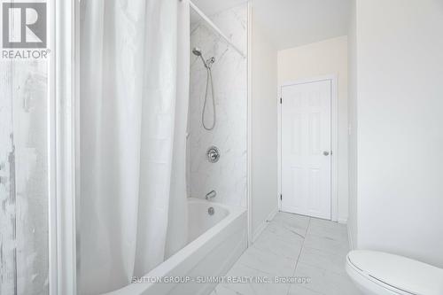 73 Hope Avenue, Hamilton, ON - Indoor Photo Showing Bathroom