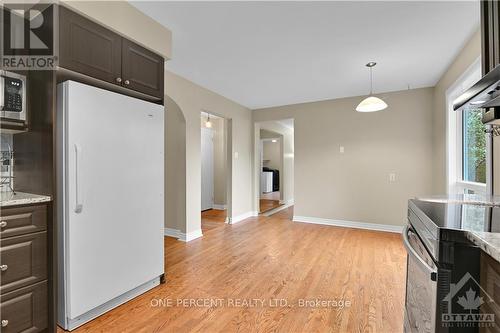 28 Phylis Street, Ottawa, ON - Indoor Photo Showing Kitchen