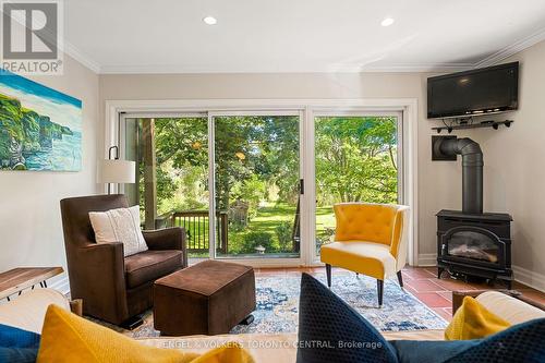 365 2Nd Avenue E, Owen Sound, ON - Indoor Photo Showing Living Room With Fireplace