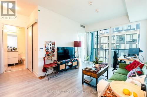 2114 - 158 Front Street, Toronto, ON - Indoor Photo Showing Living Room