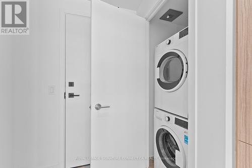 1606 - 55 Mercer Street, Toronto, ON - Indoor Photo Showing Laundry Room