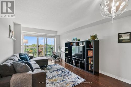 514 - 1403 Royal York Road, Toronto, ON - Indoor Photo Showing Living Room