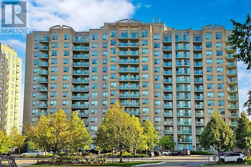 702 - 39 Oneida Crescent, Richmond Hill, ON - Outdoor With Facade