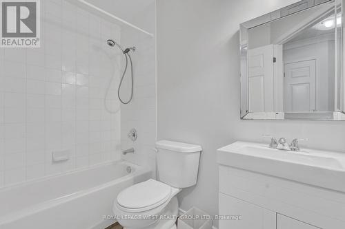 9 Webb Street, Barrie, ON - Indoor Photo Showing Bathroom