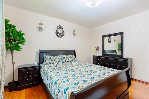 273 Wales Avenue, Winnipeg, MB - Indoor Photo Showing Bedroom