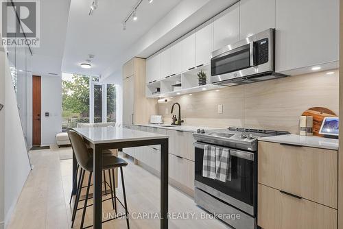 S115 - 180 Mill Street, Toronto, ON - Indoor Photo Showing Kitchen With Upgraded Kitchen