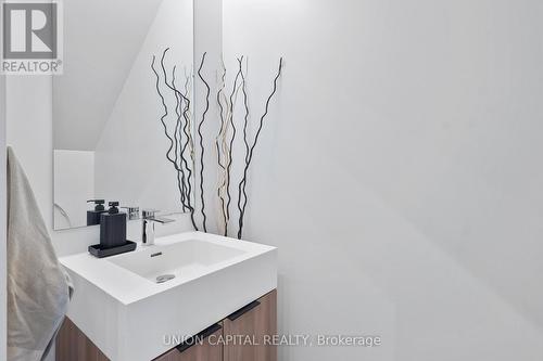 S115 - 180 Mill Street, Toronto, ON - Indoor Photo Showing Bathroom