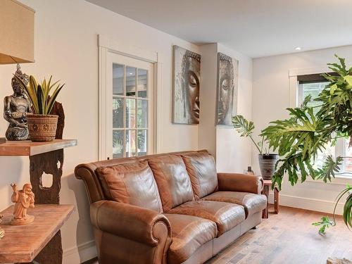 Salle familiale - 1380 Rue De La Réserve, Saint-Lucien, QC - Indoor Photo Showing Living Room