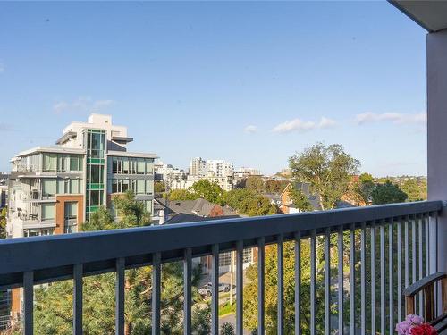 702-647 Michigan St, Victoria, BC - Outdoor With Balcony