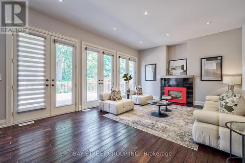 80 Churchill Avenue, Toronto, ON - Indoor Photo Showing Living Room