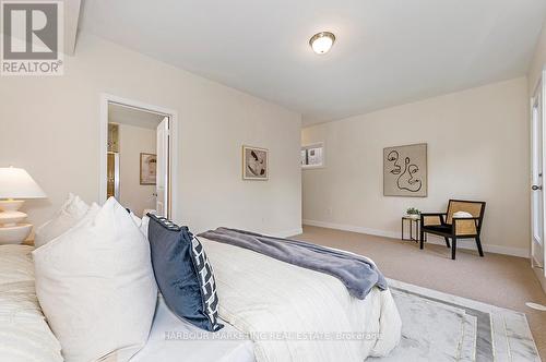 126 Credit Lane, Richmond Hill, ON - Indoor Photo Showing Bedroom