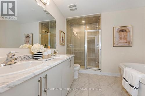 126 Credit Lane, Richmond Hill, ON - Indoor Photo Showing Bathroom