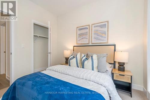 126 Credit Lane, Richmond Hill, ON - Indoor Photo Showing Bedroom