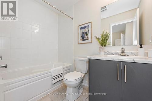 126 Credit Lane, Richmond Hill, ON - Indoor Photo Showing Bathroom