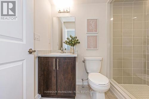 126 Credit Lane, Richmond Hill, ON - Indoor Photo Showing Bathroom