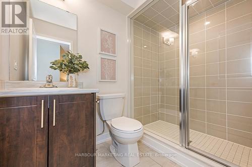 126 Credit Lane, Richmond Hill, ON - Indoor Photo Showing Bathroom