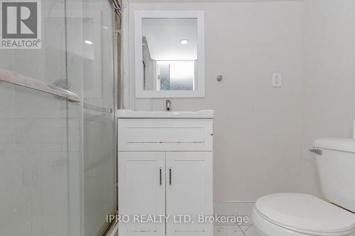 7094 Darcel Avenue, Mississauga, ON - Indoor Photo Showing Bathroom