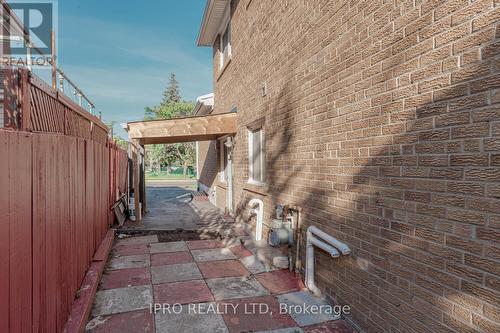 7094 Darcel Avenue, Mississauga, ON - Outdoor