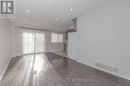 7094 Darcel Avenue, Mississauga, ON - Indoor Photo Showing Other Room