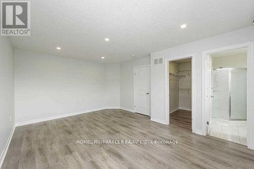 30 Cittadella Boulevard, Hamilton, ON - Indoor Photo Showing Other Room