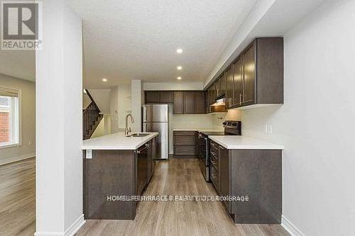 30 Cittadella Boulevard, Hamilton, ON - Indoor Photo Showing Kitchen