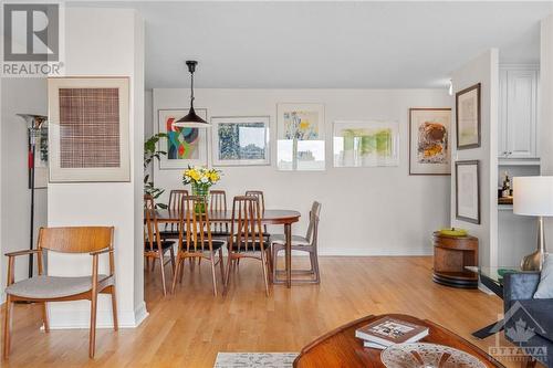 71 Somerset Street W Unit#1006, Ottawa, ON - Indoor Photo Showing Dining Room