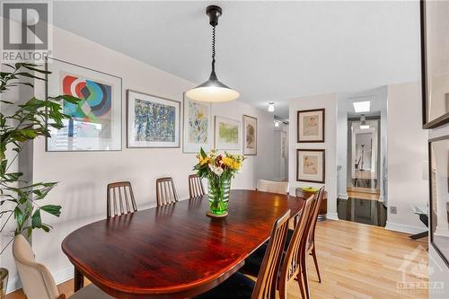 71 Somerset Street W Unit#1006, Ottawa, ON - Indoor Photo Showing Dining Room