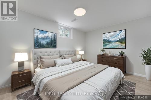 734 Eaglemount Crescent, Mississauga, ON - Indoor Photo Showing Bedroom